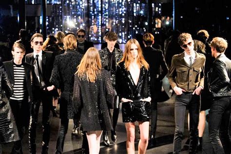 yves saint laurent sfilata